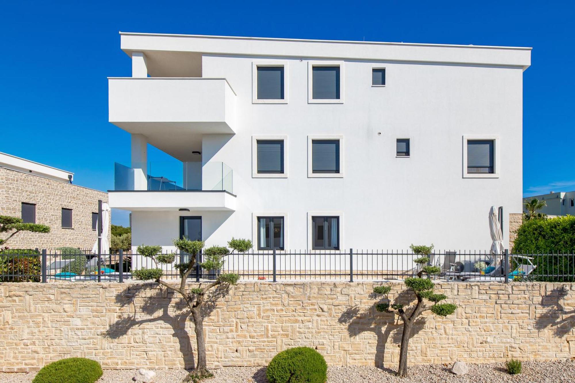 Luxury Apartment Hyperion With Private Pool And Garden Murter Dış mekan fotoğraf