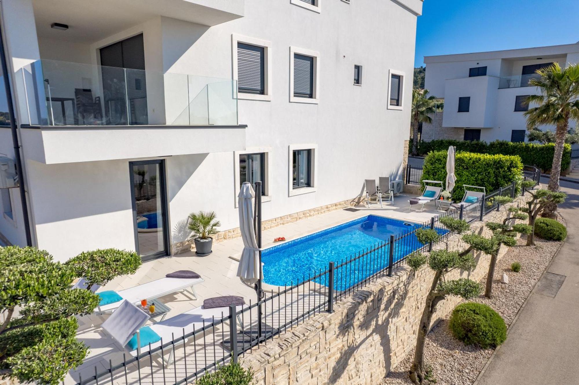 Luxury Apartment Hyperion With Private Pool And Garden Murter Dış mekan fotoğraf