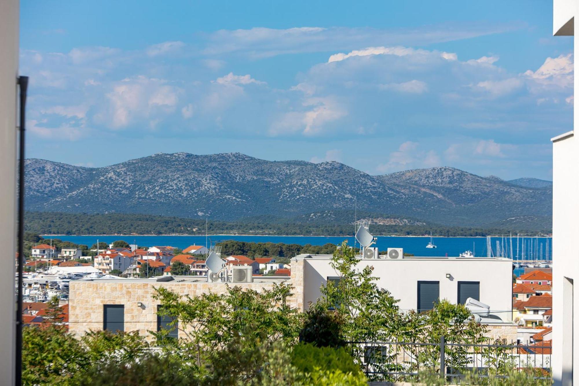 Luxury Apartment Hyperion With Private Pool And Garden Murter Dış mekan fotoğraf