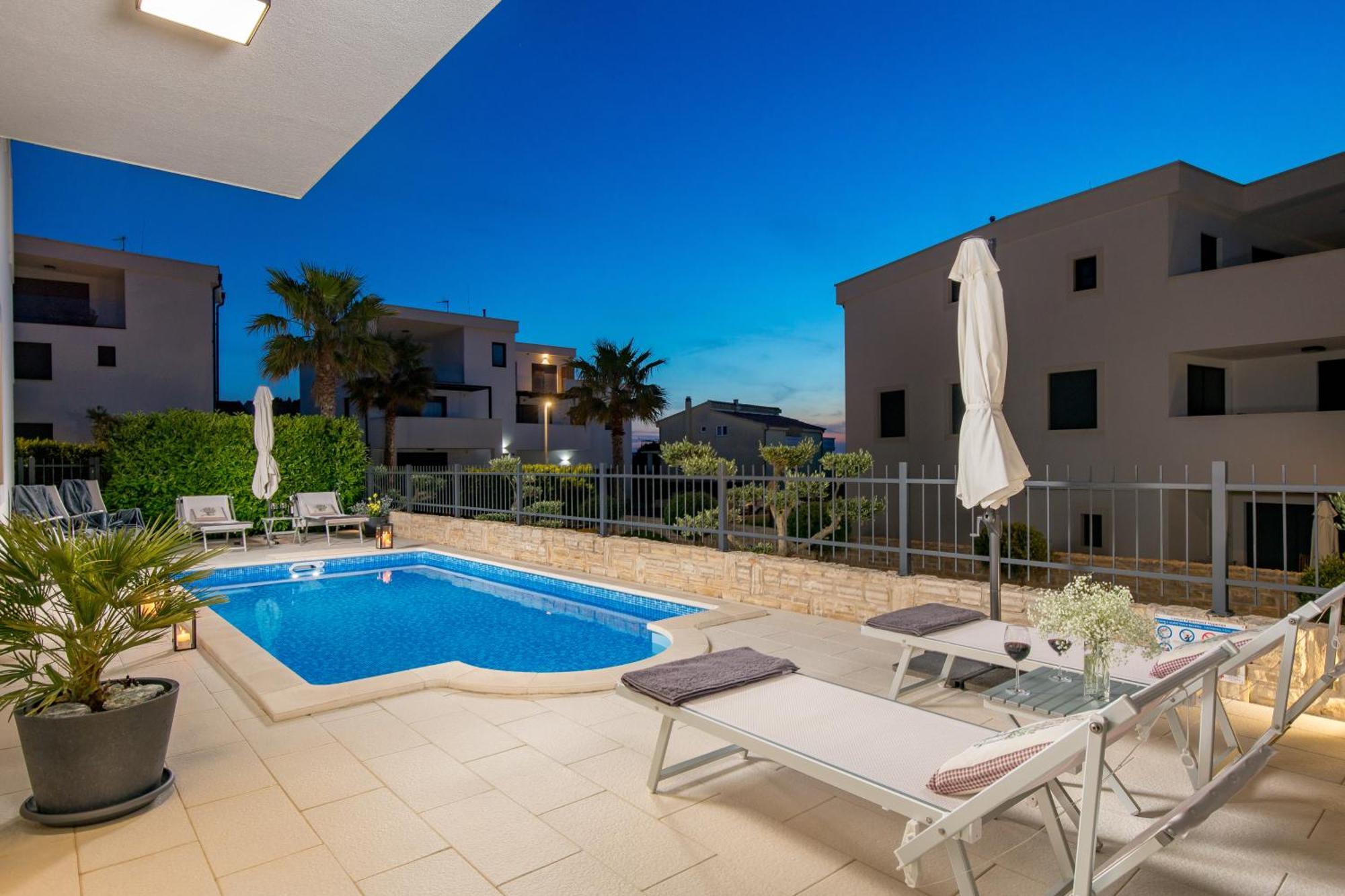 Luxury Apartment Hyperion With Private Pool And Garden Murter Dış mekan fotoğraf