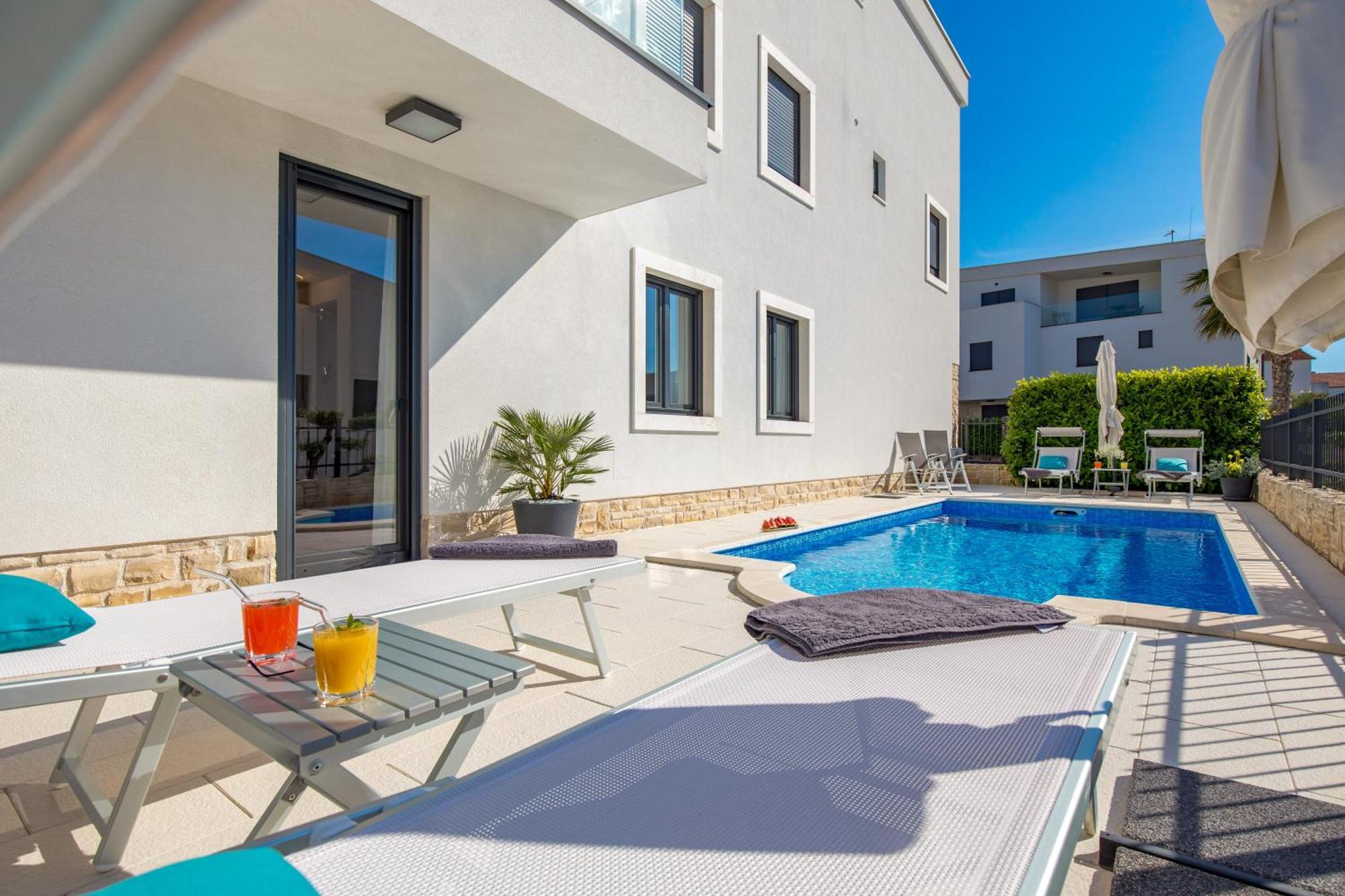 Luxury Apartment Hyperion With Private Pool And Garden Murter Dış mekan fotoğraf