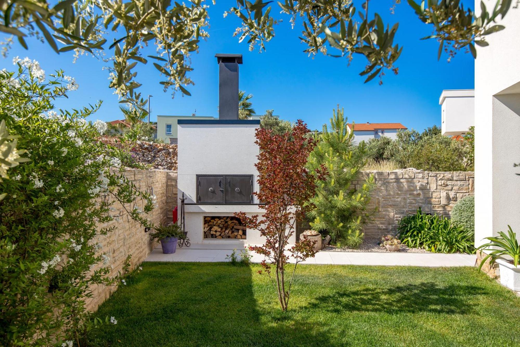 Luxury Apartment Hyperion With Private Pool And Garden Murter Dış mekan fotoğraf