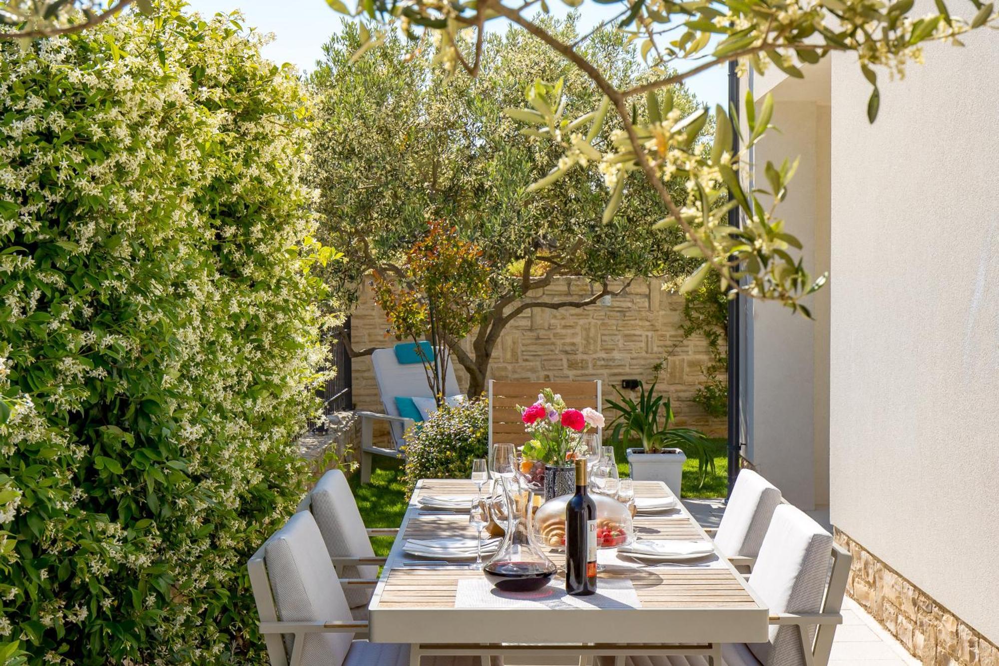 Luxury Apartment Hyperion With Private Pool And Garden Murter Dış mekan fotoğraf